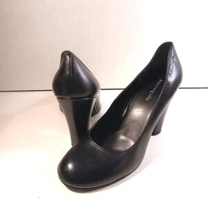 Maripe' Black Leather Round Toe 4" Heel Sz 8